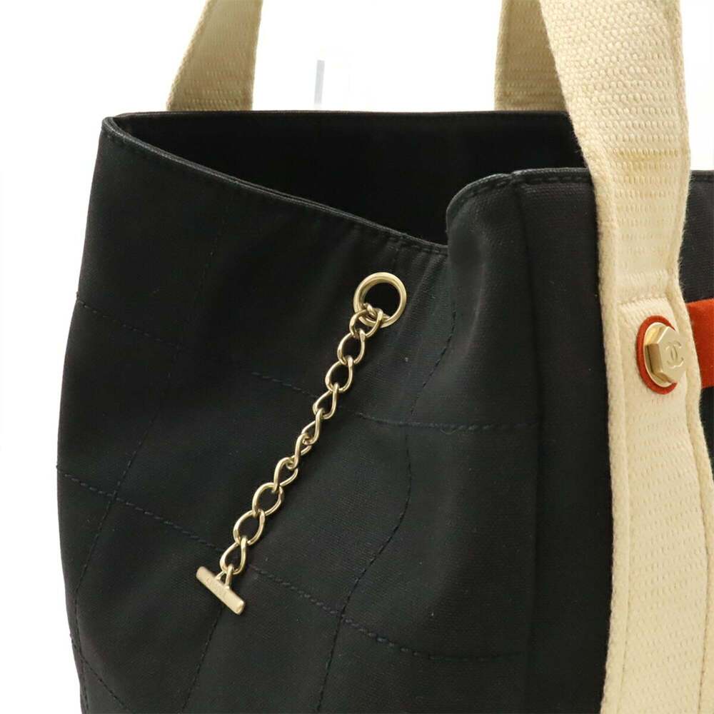 CHANEL Black Leather Shoulder Bag - Picture 6 of 9